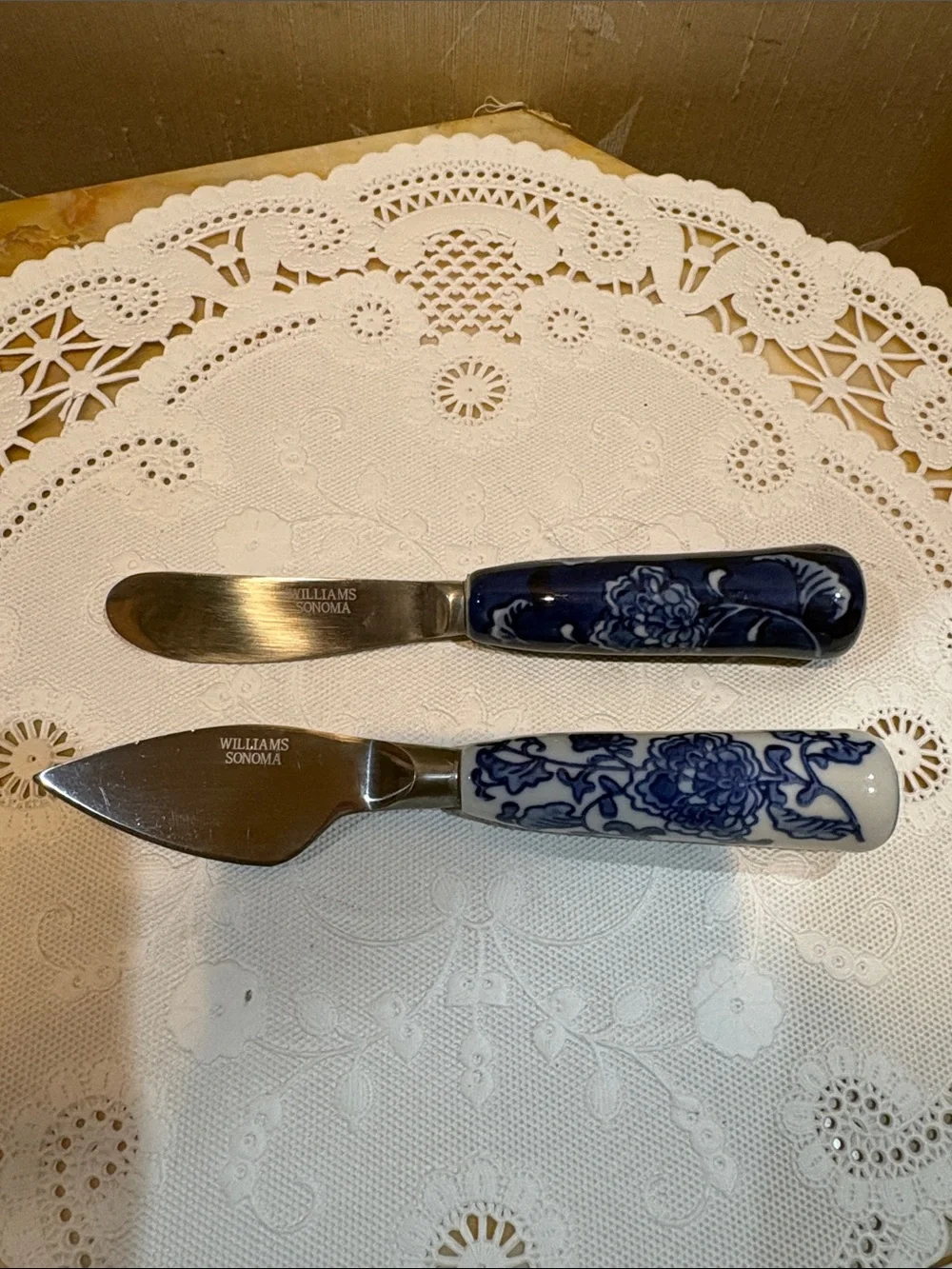 Williams Sonoma Blue and White Floral Cheese Knife Set